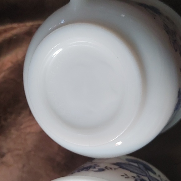 2 Acropal tea cups - Picture 2 of 4